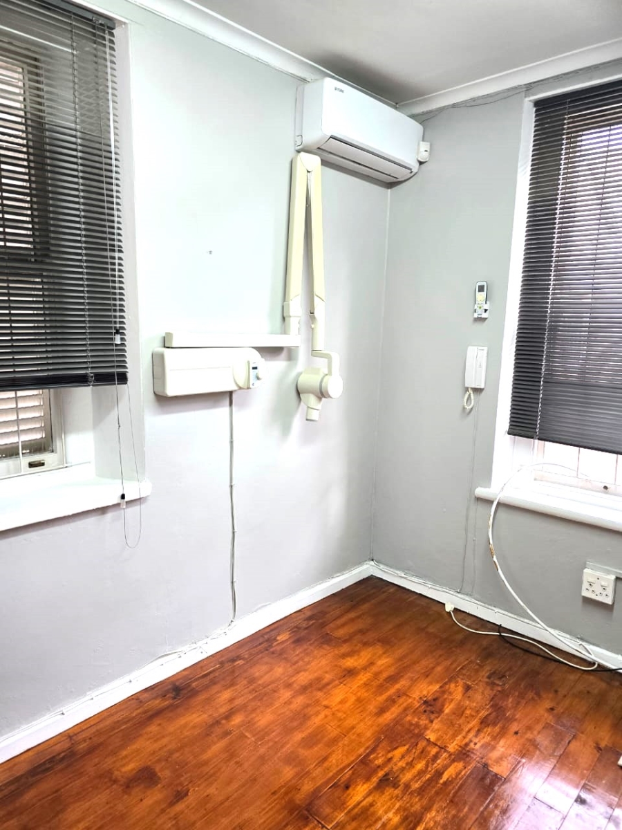 To Let Commercial Property for Rent in Hoog En Droog Western Cape
